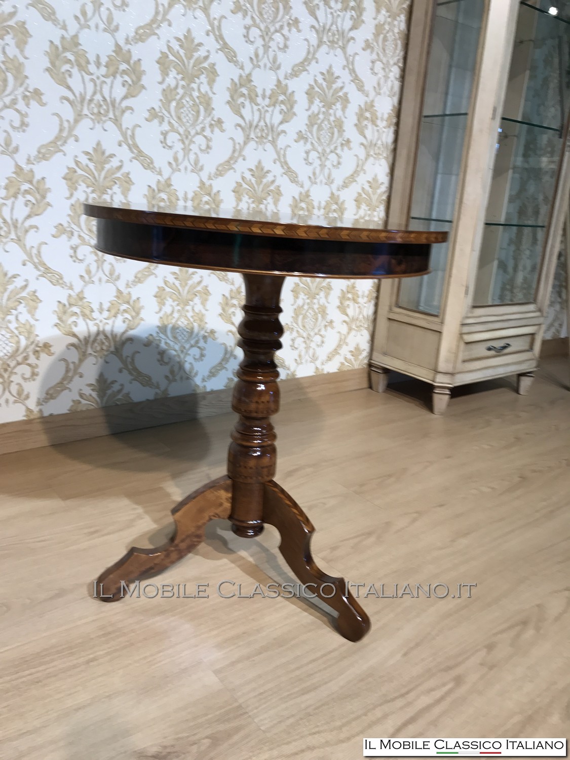 Tavolino classico da salotto rotondo personalizzato